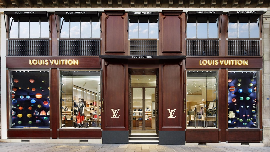 Louis Vuitton номын дэлгүүрээ нээжээ - Stylee