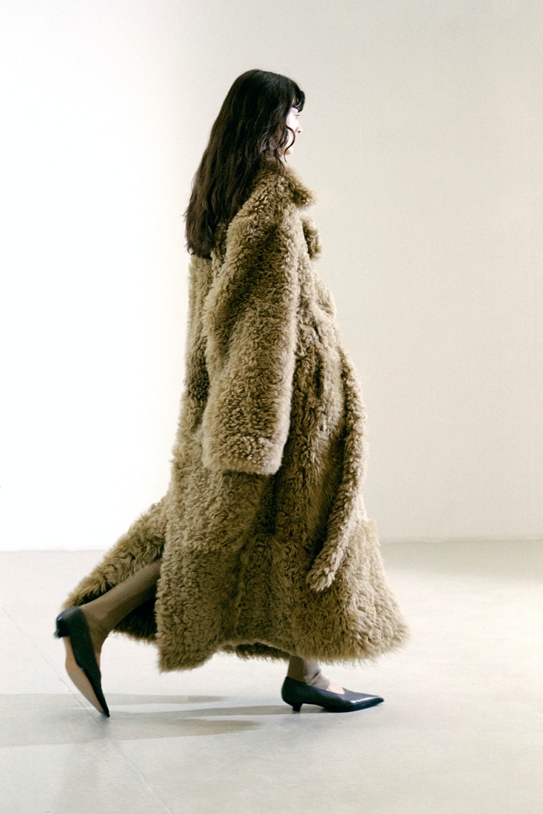 8a84b5e7-40fd-459e-9bce-ddcf34e7d5ba-petar-petrov_fall-winter-2021_look-12