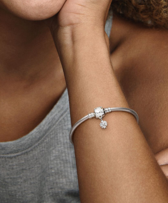 Pandora Moments Daisy Flower Clasp Snake Chain Bracelet