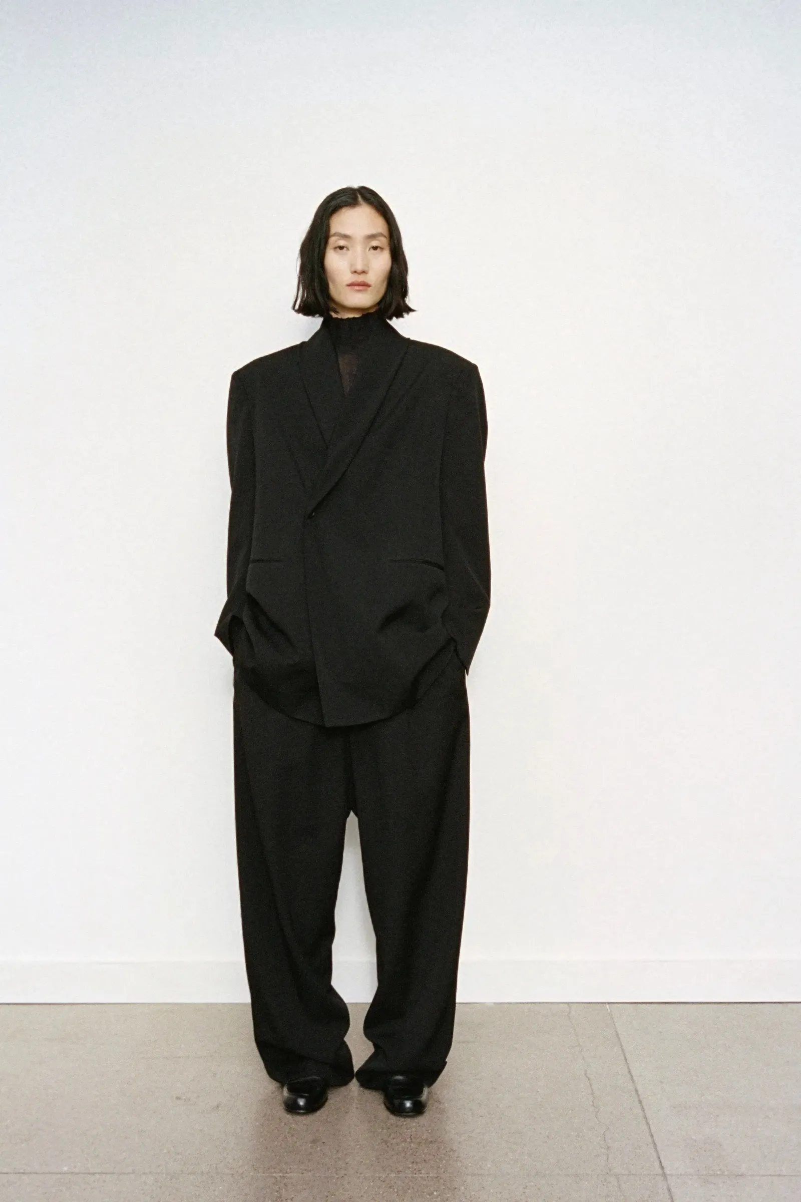00002-the-row-fall-2023-ready-to-wear-credit-brand.jpg